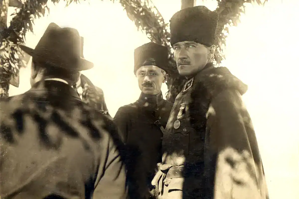 Gazi Mustafa Kemal Atatürk with his comrades-in-arms during the War of Independence